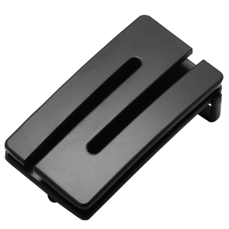 Diržo sagtis su smeigtuku, kasdienis stilius, 2025 m. pavasaris