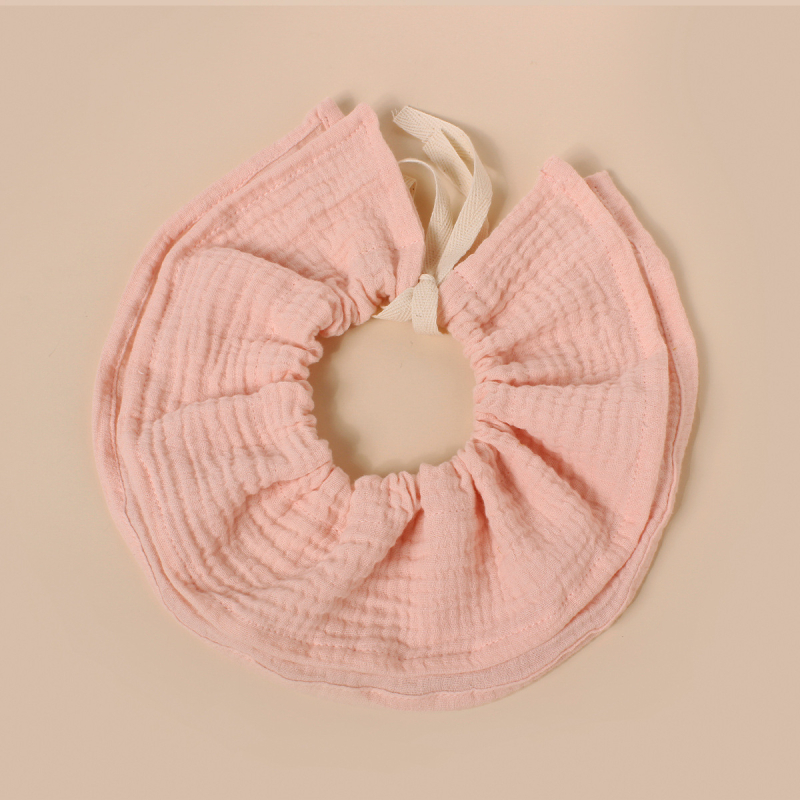 Baba pamutból készült etető ruházat? 360°-ban állítható övvel; négyréteg vast géz nyálkendő; kerek forma; nagy nedvszívó képesség; 0–3 éves csecsemők számára