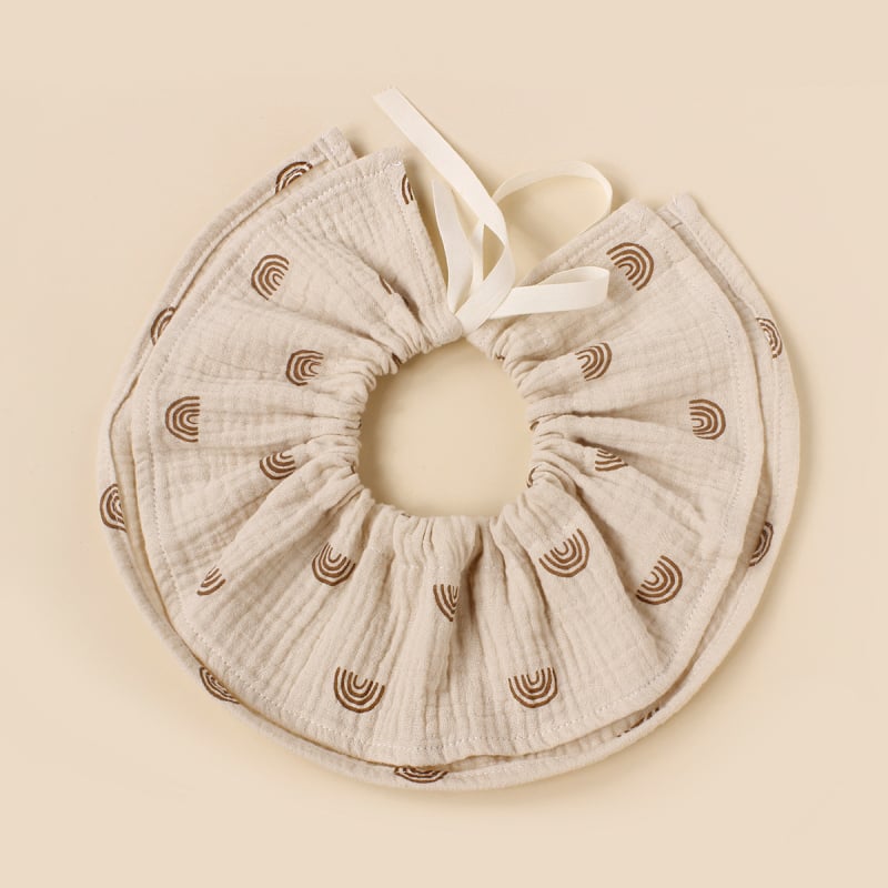 Baba pamutból készült etető ruházat? 360°-ban állítható övvel; négyréteg vast géz nyálkendő; kerek forma; nagy nedvszívó képesség; 0–3 éves csecsemők számára