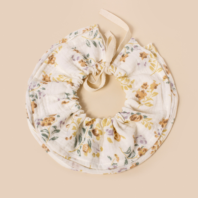 Baba pamutból készült etető ruházat? 360°-ban állítható övvel; négyréteg vast géz nyálkendő; kerek forma; nagy nedvszívó képesség; 0–3 éves csecsemők számára