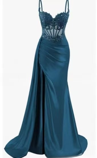 Večernja haljina balon siluete, bez naramenica, duga, s otvorenim leđima, s malim šlepom