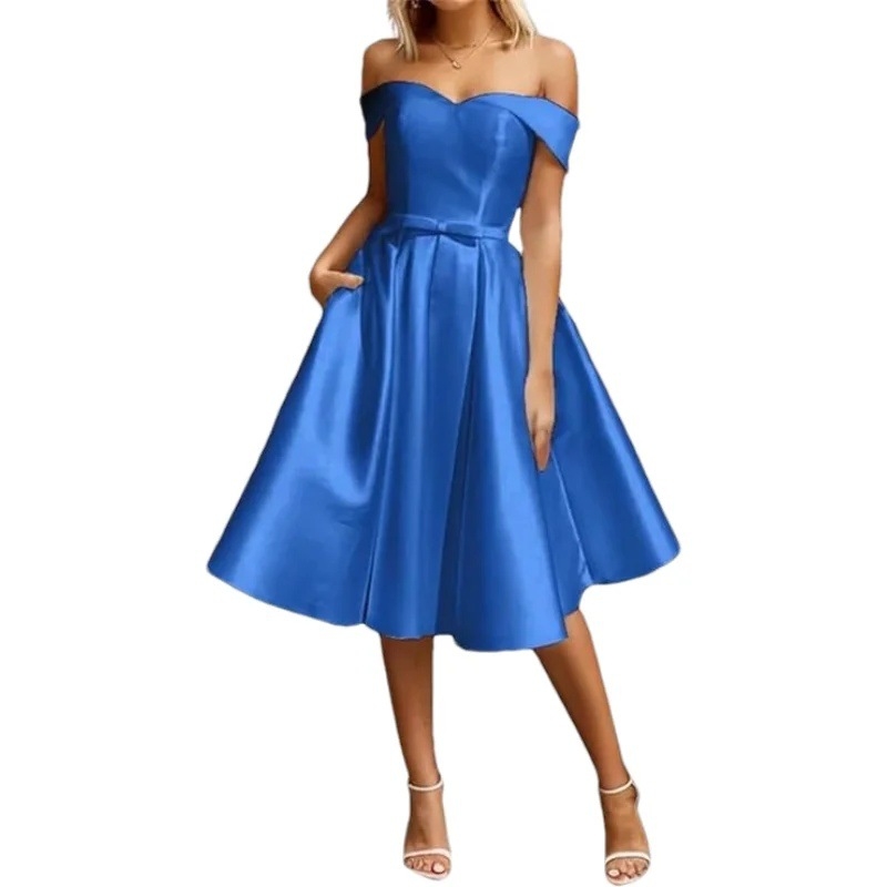 Елегантна вечерна рокля в стил A‑линия, сатен, без презрамки (off-shoulder), дълга, полиестерна материя 70–80%