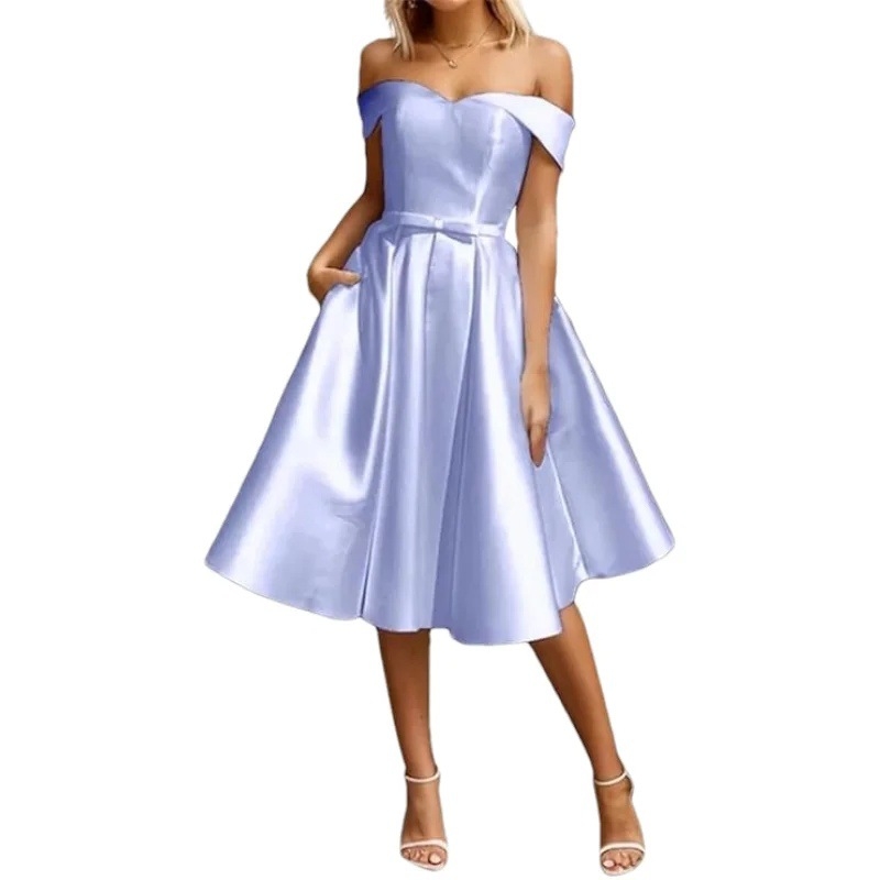 Елегантна вечерна рокля в стил A‑линия, сатен, без презрамки (off-shoulder), дълга, полиестерна материя 70–80%