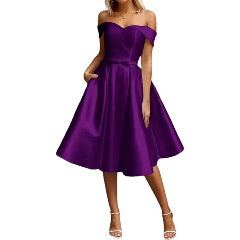 Елегантна вечерна рокля в стил A‑линия, сатен, без презрамки (off-shoulder), дълга, полиестерна материя 70–80%