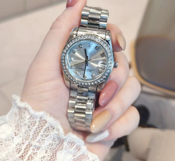 Unisex kvarcinis laikrodis su nerūdijančio plieno riešo juosta, modelis Log, mineralinis stiklas, atsparumas vandeniui 30 m