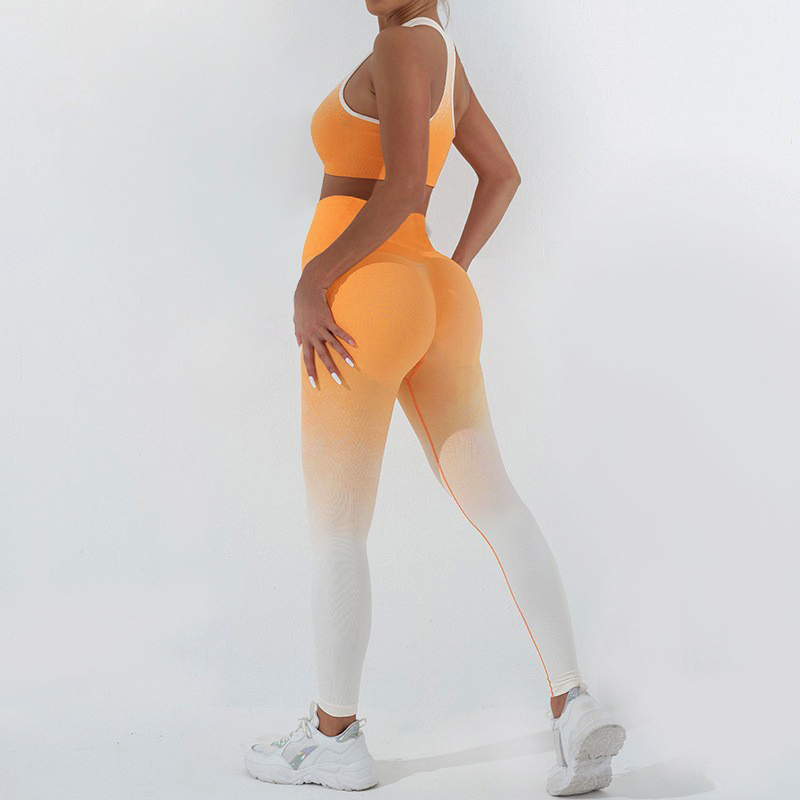 женски йога комплект: градиентен безшевен дизайн, влагоотвеждаща материя; дълъг ръкав топ с вграден сутиен; долна част: шорти или панталони; 60% найлон, 6% спандекс, 34% полиестер