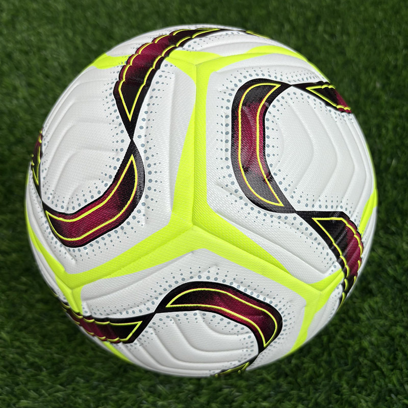 PU materjaliga jalgpall, liimõmblused, logotüübi trükkimine saadaval, kohandamine võimalik, sobib jalgpallile ja jalavõrkpallile