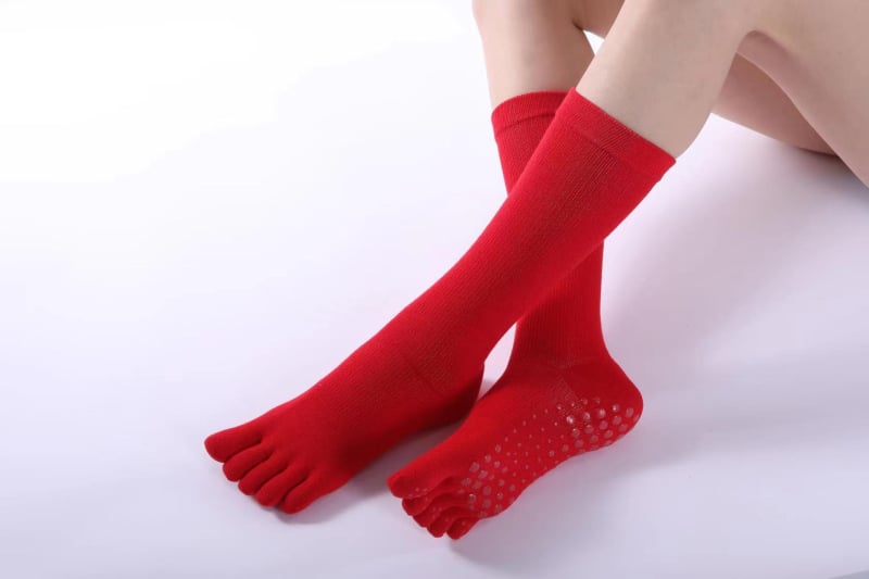 Ilgos jogos kojinės su penkiais pirštais, medvilnė, antibakterinės, sugeria prakaitą, dezodorantas, trinties prevencija, vidutinio ilgio blauzda