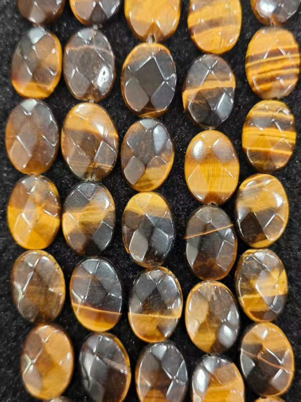 Perle: jajolike dvostruko facetirane od prirodnog ahata; Podrijetlo: Qingdao; Obrada: Drugo; Stil: Personalizirani stil