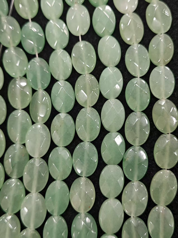 Perle: jajolike dvostruko facetirane od prirodnog ahata; Podrijetlo: Qingdao; Obrada: Drugo; Stil: Personalizirani stil