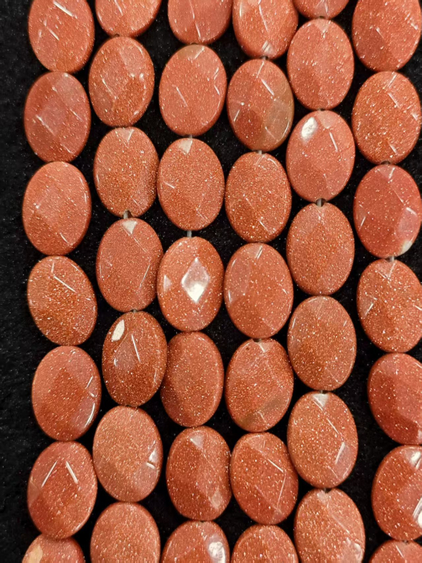 Perle: jajolike dvostruko facetirane od prirodnog ahata; Podrijetlo: Qingdao; Obrada: Drugo; Stil: Personalizirani stil