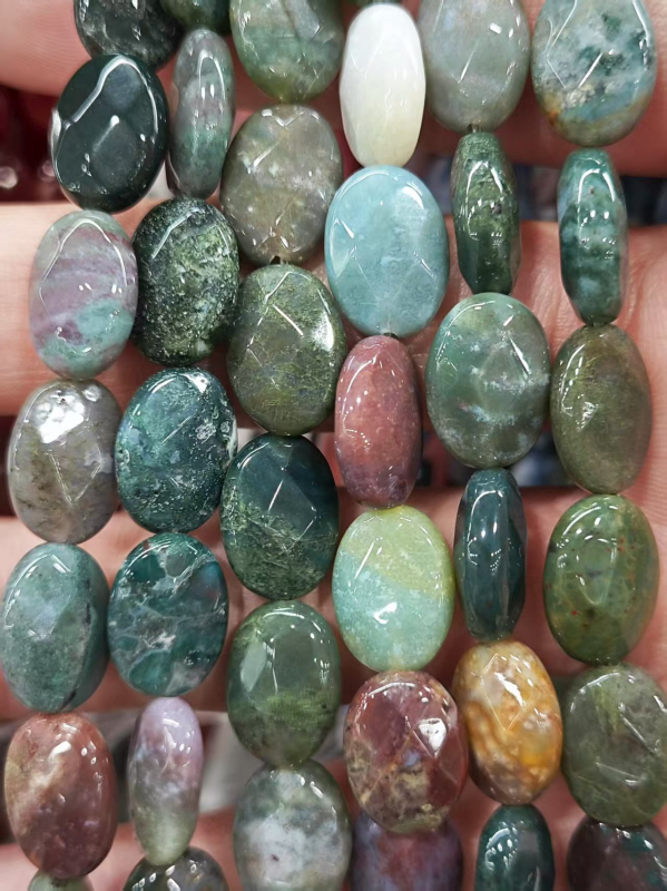 Perle: jajolike dvostruko facetirane od prirodnog ahata; Podrijetlo: Qingdao; Obrada: Drugo; Stil: Personalizirani stil