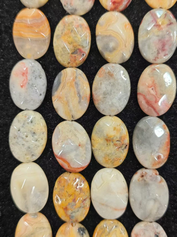 Perle: jajolike dvostruko facetirane od prirodnog ahata; Podrijetlo: Qingdao; Obrada: Drugo; Stil: Personalizirani stil