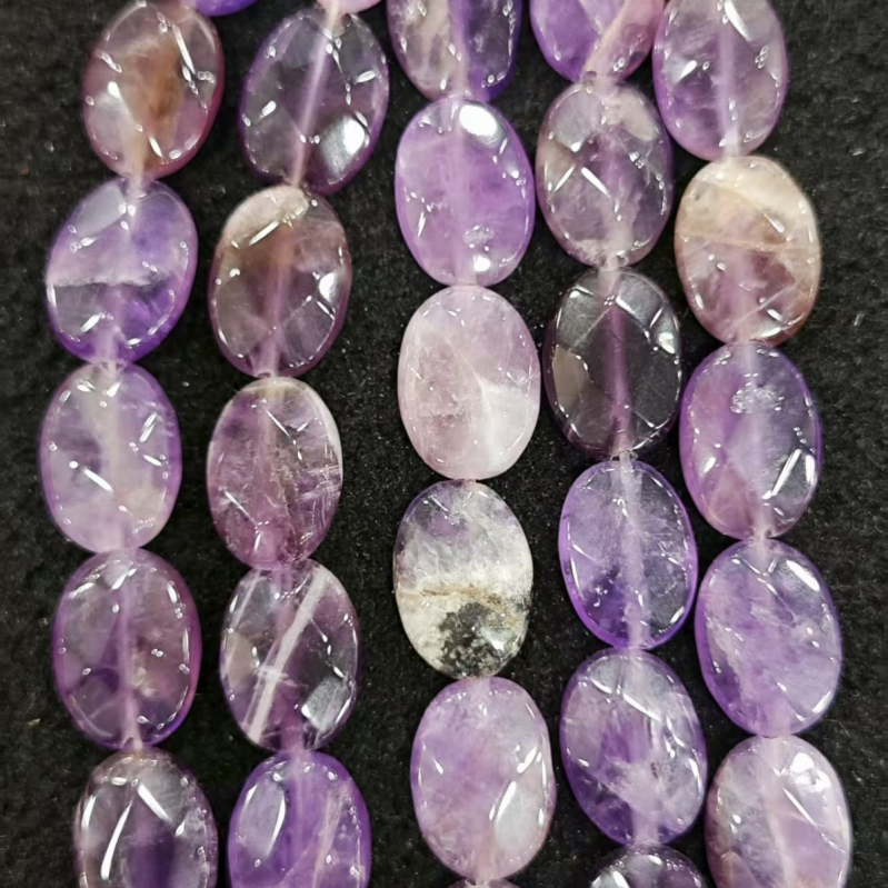 Perle: jajolike dvostruko facetirane od prirodnog ahata; Podrijetlo: Qingdao; Obrada: Drugo; Stil: Personalizirani stil