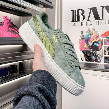 Unisex kasdieniai sportbačiai; viršutinė medžiaga – dirbtinė oda; vidinis padas – medvilnė; kvadratinė nosis; vidutinio aukščio viršutinė dalis; 2025 m. pavasario leidimas