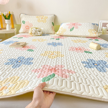 Latekso miego kilimėlis su silkscreen gėlių raštu; natūralus lateksas, latekso sudėtis 80-90%, šiuolaikinis minimalistinis stilius