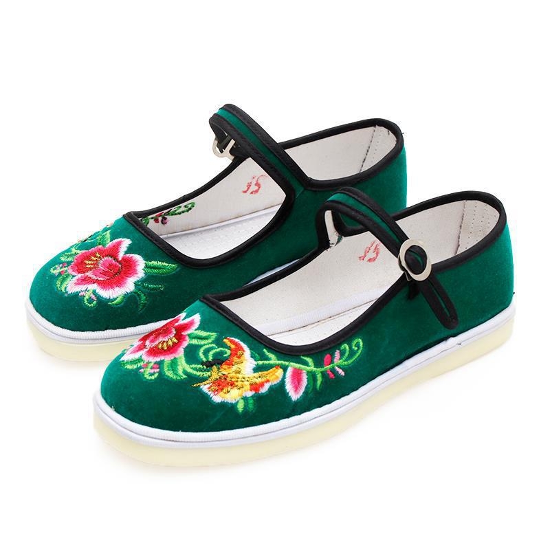 Rankų darbo audinio bateliai su etninėmis siuvinėjimo gėlėmis; apvali nosis; žemas kulnas 1–3 cm