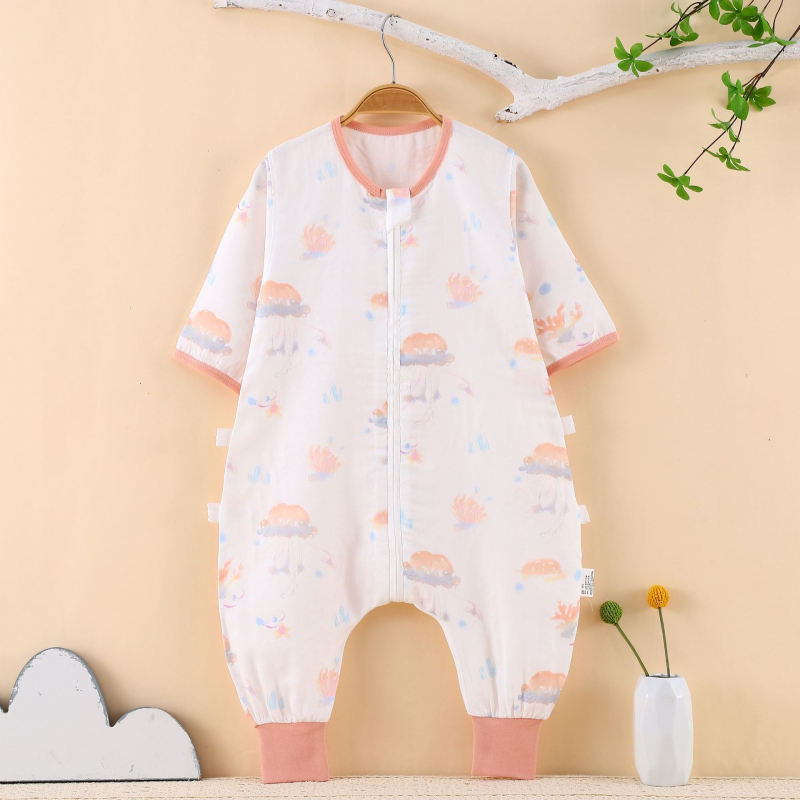 Vaikų miego maišelis iš bambuko pluošto; lengvas vasaros modelis; trilypė konstrukcija (audinys, pamušalas, užpildas) iš bambuko pluošto; nailoninis užtrauktukas; drėgmės valdymas; tinkamas kūdikiams ir vaikams (0–6 m.)