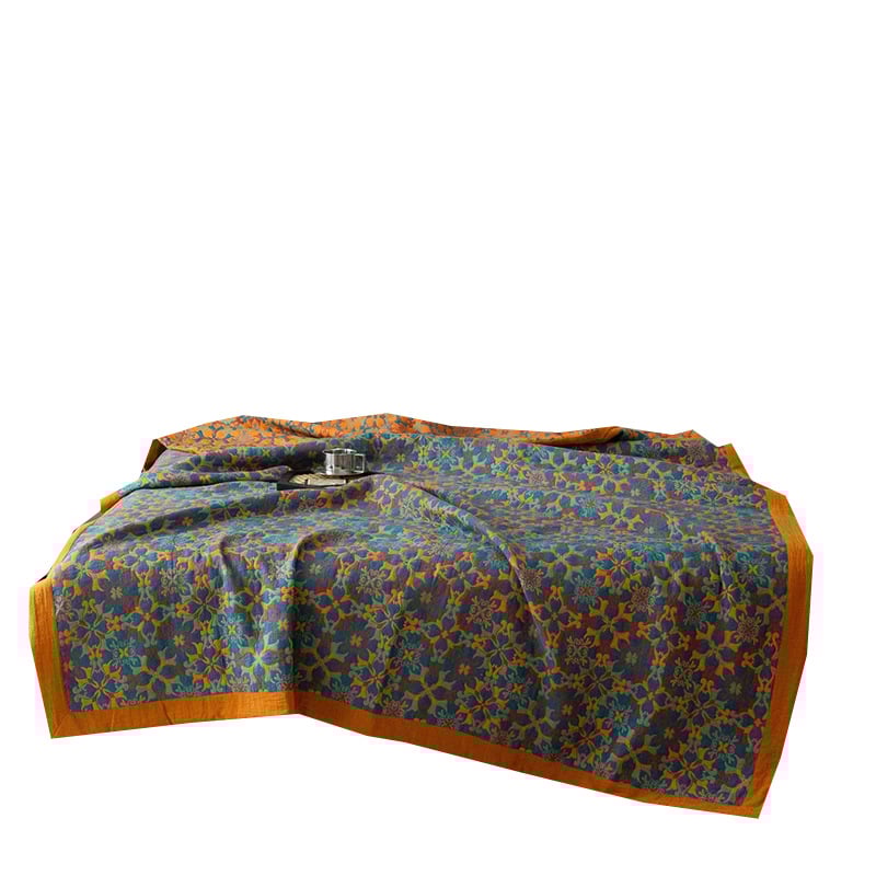 Kolm kihti marlise džakardist tek voodile, 100% puuvillane; reaktiivne trükkimine ja värvimine; kaal 1.05–1.50 kg; muster taimed ja lilled