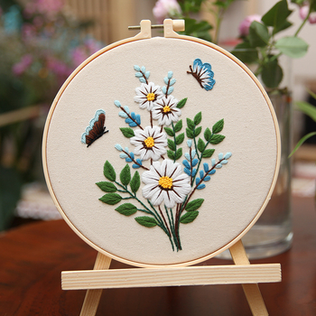 Krusta šūšanas komplekts: karājošs gleznojums ar tauriņiem, ziediem un zāli, dzīvojamajai istabai, mūsdienīgs minimālisma stils