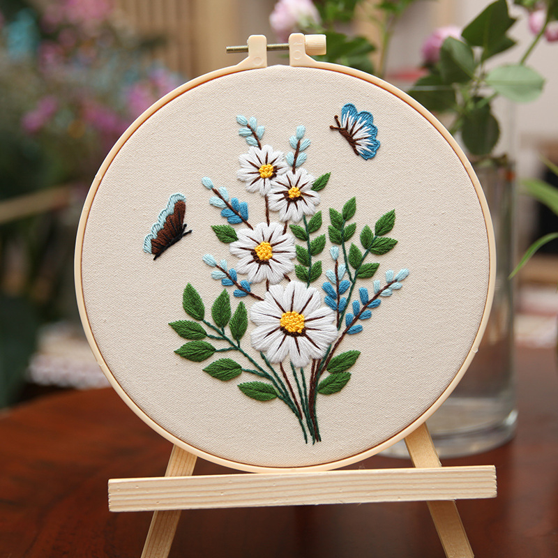 Krusta šūšanas komplekts: karājošs gleznojums ar tauriņiem, ziediem un zāli, dzīvojamajai istabai, mūsdienīgs minimālisma stils