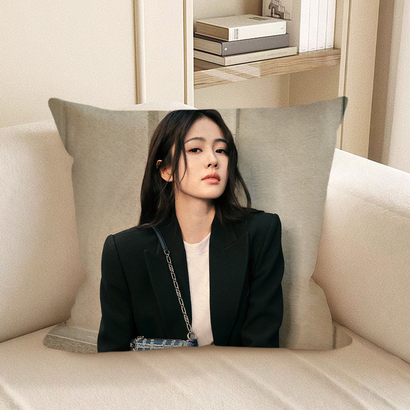 Dvostrani jastuk s temom ljubavi, plišani, iz serije jastuka za dnevni boravak, Zheng Shuyi, Jiang Xue Ning i Li Susu