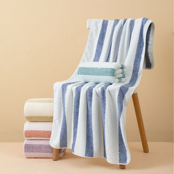 Koralinės fliso rankšluostis dovanų dėžutėje | Logotipo spausdinimas galimas | Svoris 200 g+ | Paprasta audimo | Aukštas sugeriamumas