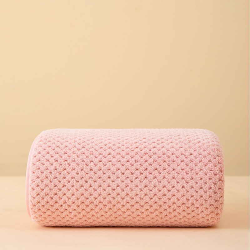 Koralinės fliso rankšluostis dovanų dėžutėje | Logotipo spausdinimas galimas | Svoris 200 g+ | Paprasta audimo | Aukštas sugeriamumas