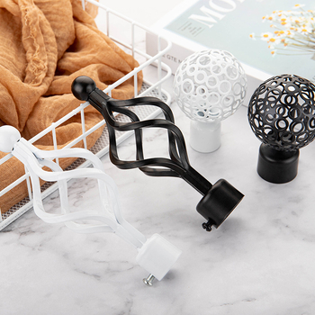 Geležinė užuolaidų lazdelės galva – kabinimo tipas, modelis 22/28 stulpai, užuolaidų priedai