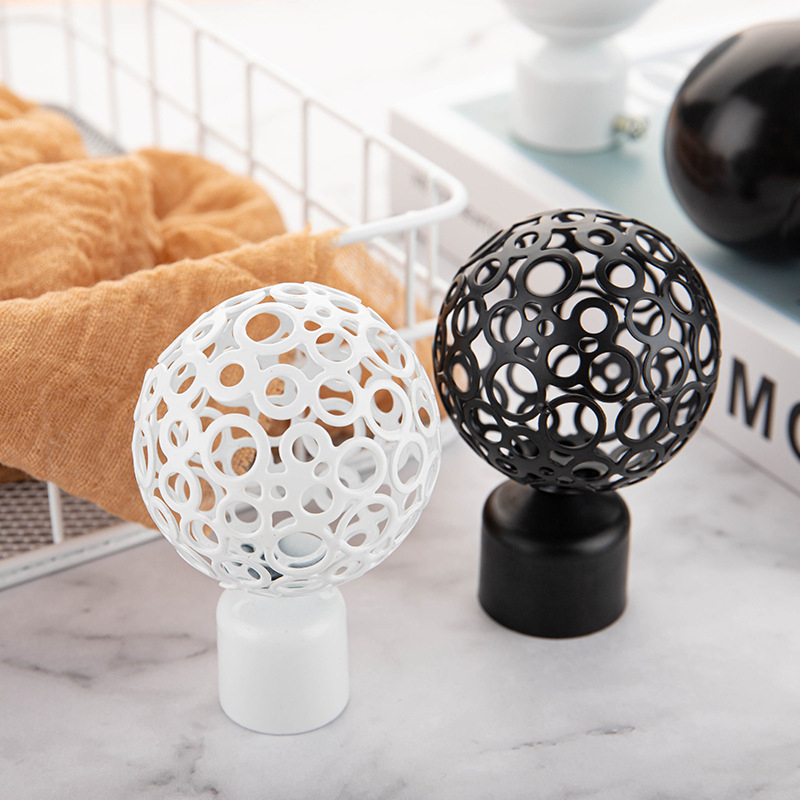 Geležinė užuolaidų lazdelės galva – kabinimo tipas, modelis 22/28 stulpai, užuolaidų priedai