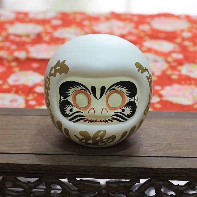 Keraminė Dharma kiaušinio piniginė — balta porcelėna, Damo stilius, interjerui sushi restorano