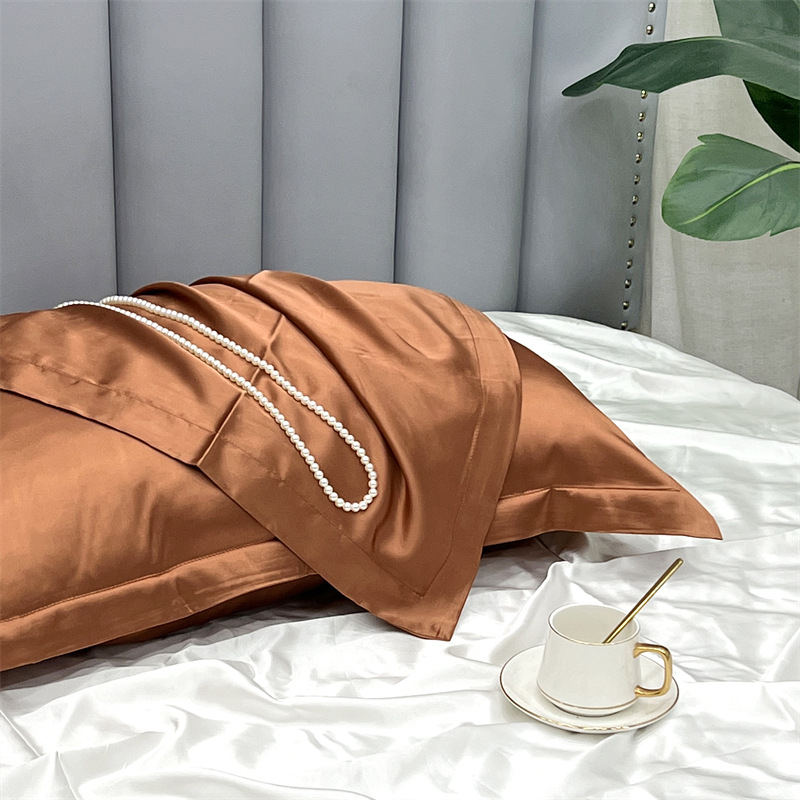 Jastučnica Zunhuang, ice silk tkanina, 120 niti, twill tkanje, bojena po niti, moderan minimalistički stil