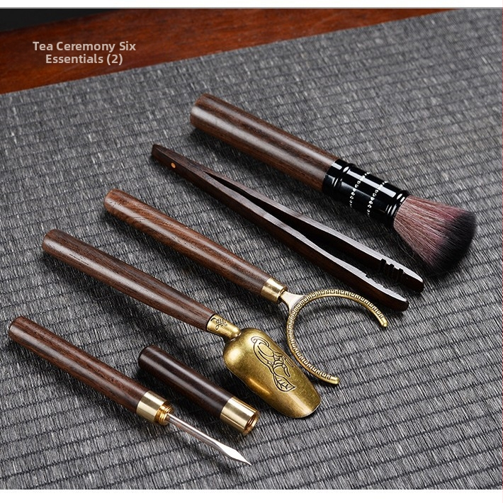 Κεραμικό σετ τελετής τσαγιού με Έξι Κυρίους (Υλικό: κεραμικό; Στυλ: Νέο κινεζικό στυλ) Περιλαμβάνει: δίσκο τσαγιού, πετσέτα, χαλάκι για τσάι και αξεσουάρ τσαγιού