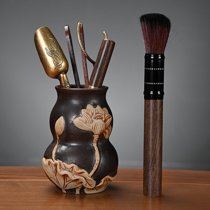 Κεραμικό σετ τελετής τσαγιού με Έξι Κυρίους (Υλικό: κεραμικό; Στυλ: Νέο κινεζικό στυλ) Περιλαμβάνει: δίσκο τσαγιού, πετσέτα, χαλάκι για τσάι και αξεσουάρ τσαγιού