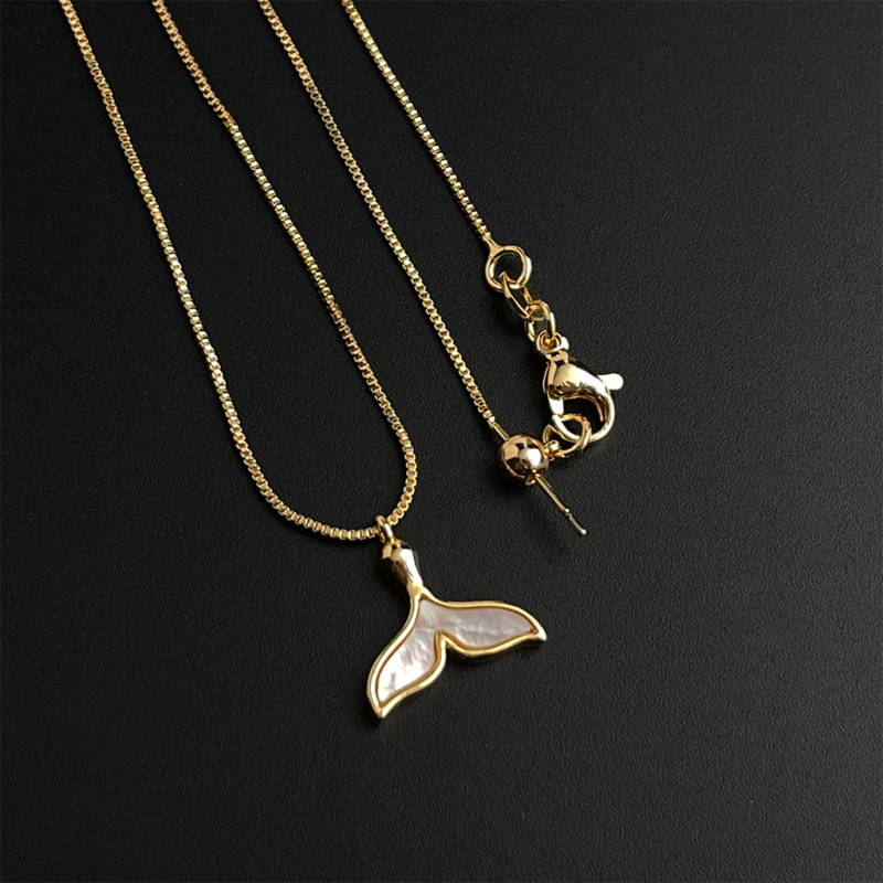 Colier din scoică naturală cu finisaj electroplacat, lanț regulat, pandantiv din scoică, stil inimă și geometric