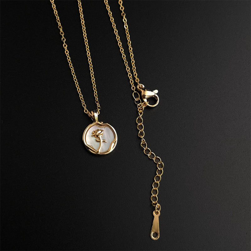 Colier din scoică naturală cu finisaj electroplacat, lanț regulat, pandantiv din scoică, stil inimă și geometric