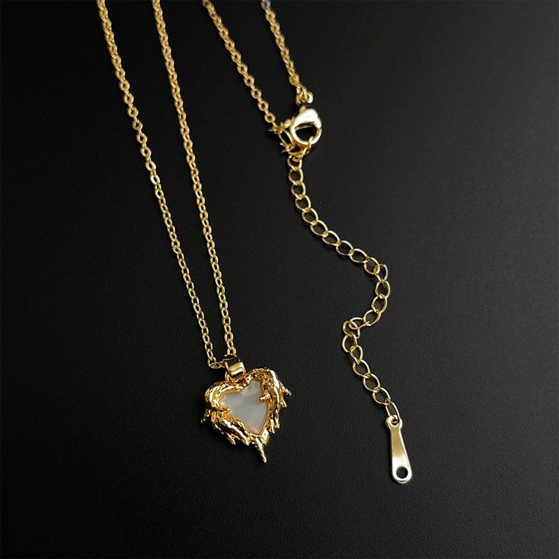 Colier din scoică naturală cu finisaj electroplacat, lanț regulat, pandantiv din scoică, stil inimă și geometric