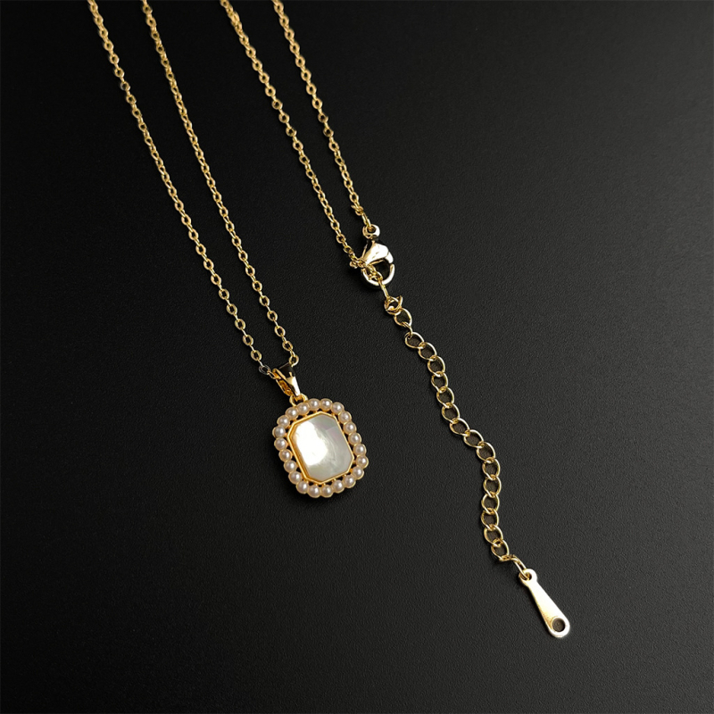 Colier din scoică naturală cu finisaj electroplacat, lanț regulat, pandantiv din scoică, stil inimă și geometric