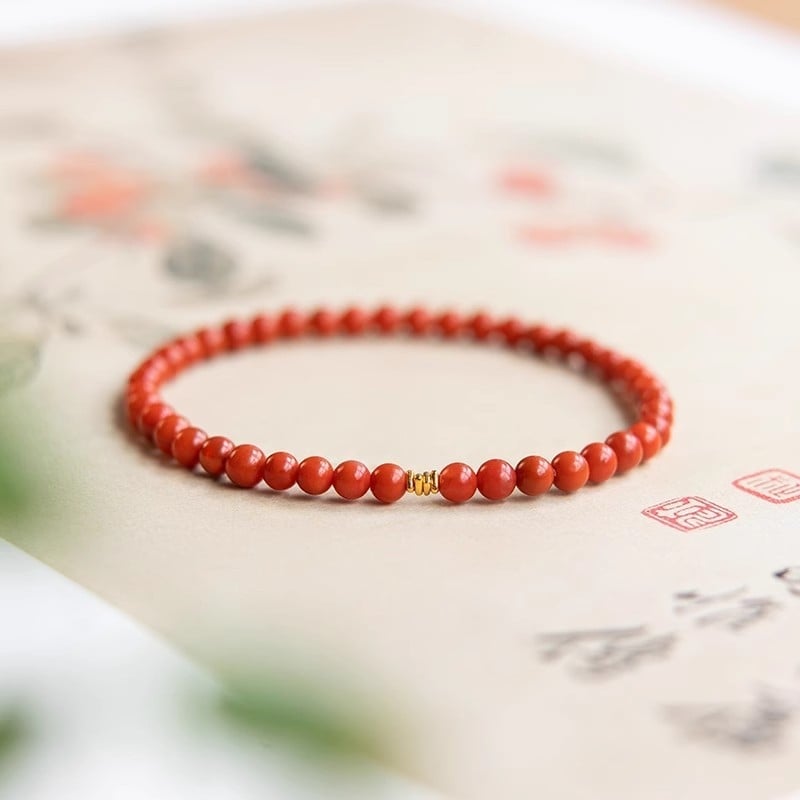 Гривна от южен червен агат — полирана, унисекс, стил свеж и сладък, форми: звезда/геометрична, пролет 2025