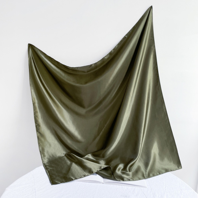 Suzhi Silk eșarfă pătrată din satin pentru femei — țesătură simplă, stil commuter la modă, imprimare, vară 2024