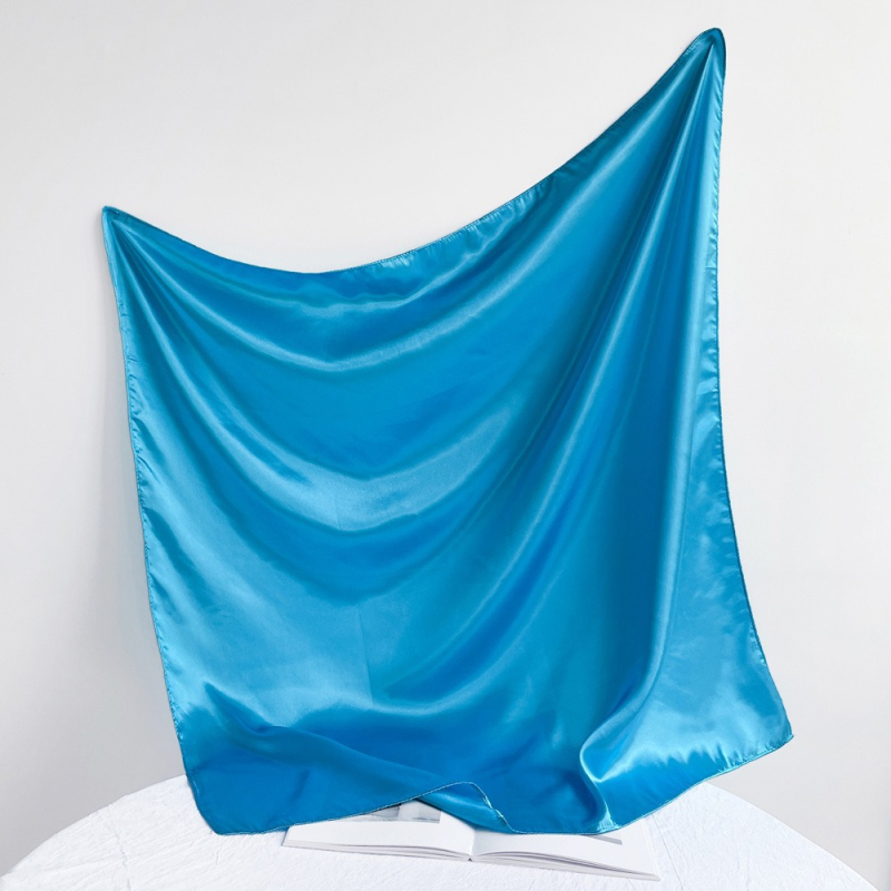 Suzhi Silk eșarfă pătrată din satin pentru femei — țesătură simplă, stil commuter la modă, imprimare, vară 2024