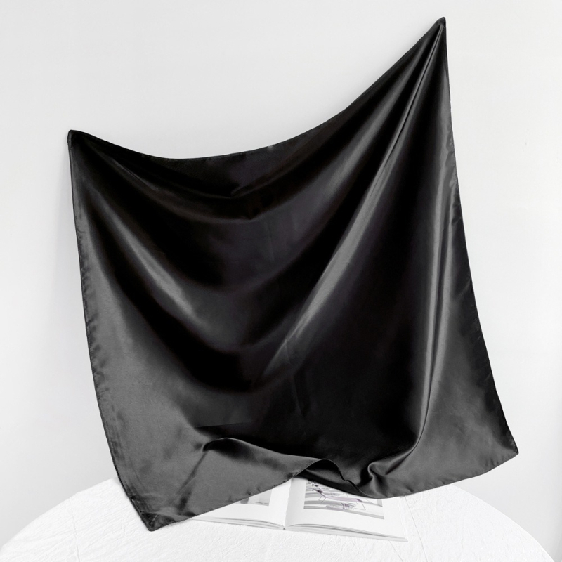 Suzhi Silk eșarfă pătrată din satin pentru femei — țesătură simplă, stil commuter la modă, imprimare, vară 2024