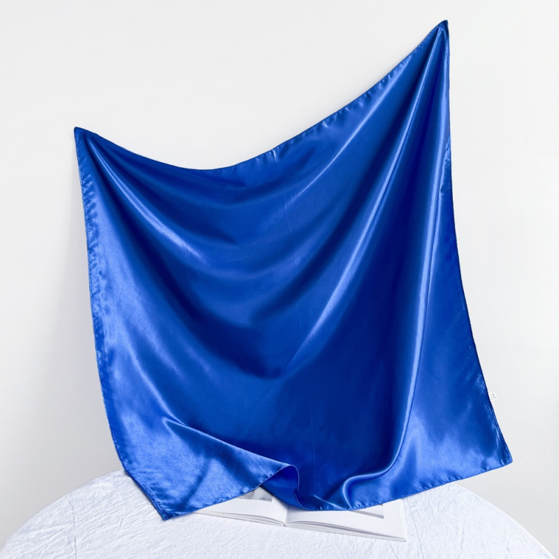 Suzhi Silk eșarfă pătrată din satin pentru femei — țesătură simplă, stil commuter la modă, imprimare, vară 2024