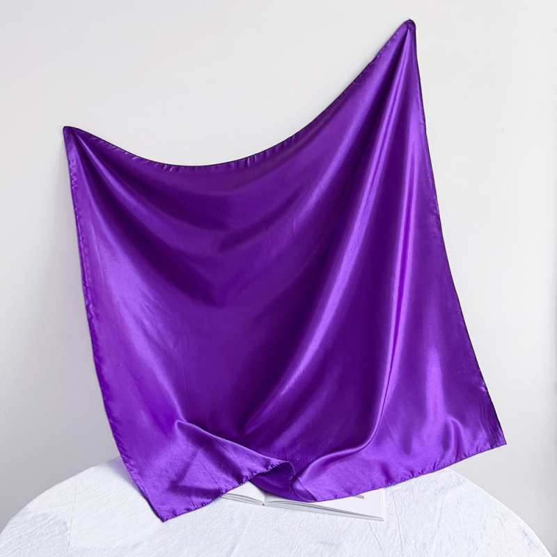 Suzhi Silk eșarfă pătrată din satin pentru femei — țesătură simplă, stil commuter la modă, imprimare, vară 2024