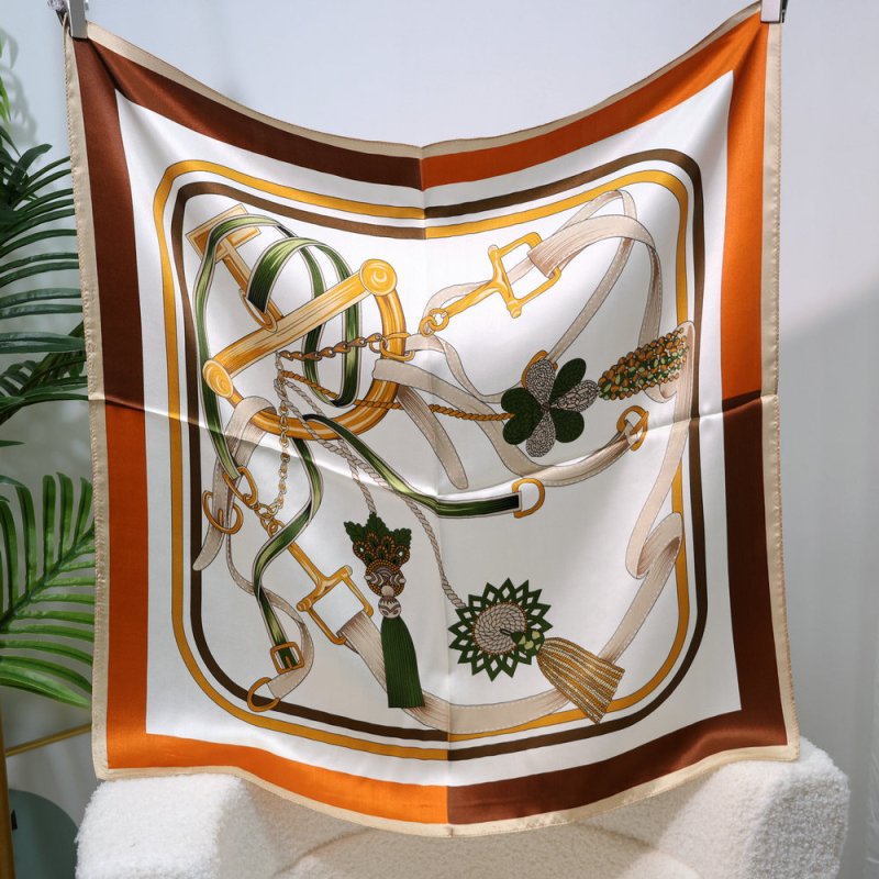 Esarfa de mătase pătrată – imprimeu floral, 100% mătase, lansare toamnă 2024, stil versatil și elegant