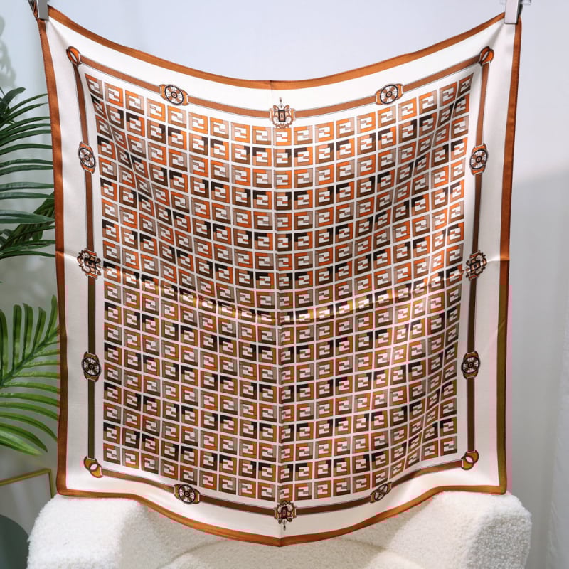 Esarfa de mătase pătrată – imprimeu floral, 100% mătase, lansare toamnă 2024, stil versatil și elegant