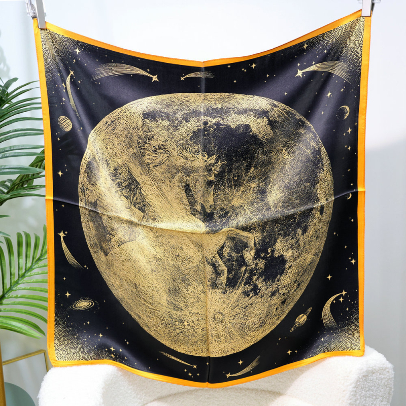 Esarfa de mătase pătrată – imprimeu floral, 100% mătase, lansare toamnă 2024, stil versatil și elegant