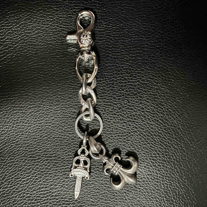 Vyrų metalinė juosmens grandinėlė su pakabukais: kardas, kryžius ir apvalūs karoliukai – ilgis iki 60 cm, plotis 3 mm, užsegimas lobster