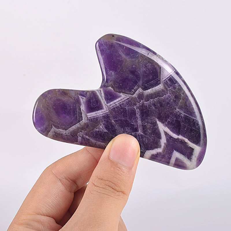 Gua Sha sejas instruments no dabīga kristāla – pulēta virsma, pielāgojama, ģeometriska forma