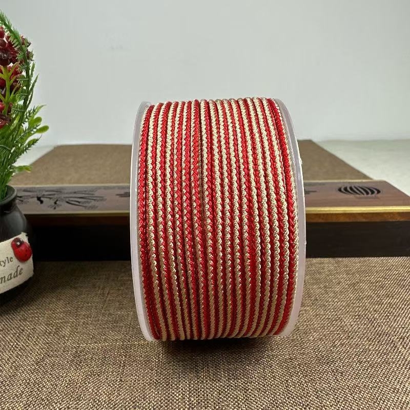 Rankų darbo virvės kaklo papuošalas; medžiaga: virvė; gamybos būdas: rankų audimas; tinkamas pakabui